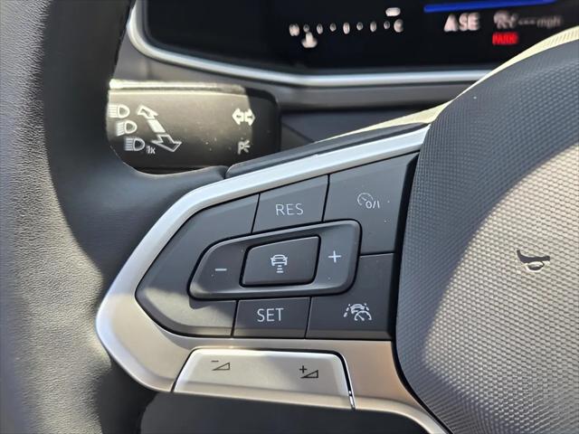 2026 Volkswagen Taos SE Black