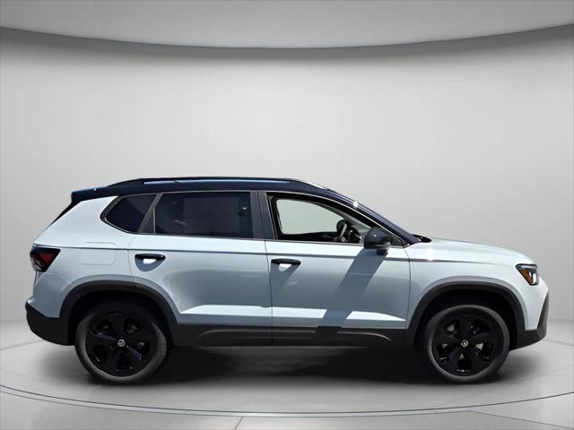 2026 Volkswagen Taos SE Black