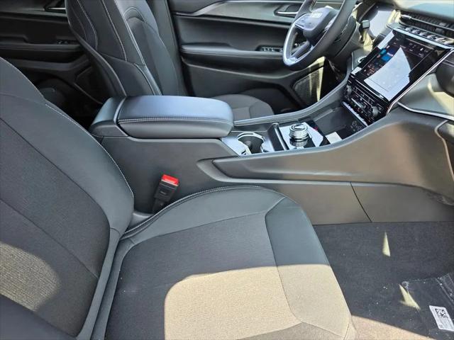 2026 Jeep Grand Cherokee L Altitude 4x4