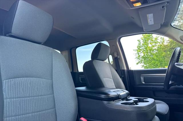 2022 Ram 1500 Classic SLT Crew Cab 4x2 5'7" Box