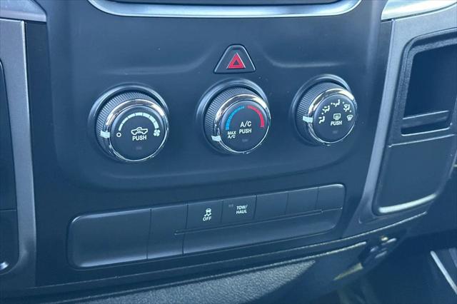 2022 Ram 1500 Classic SLT Crew Cab 4x2 5'7" Box