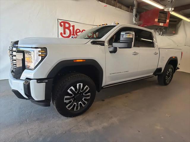 2026 GMC Sierra 2500HD Crew Cab, Standard Bed, Denali Ultimate, 4WD
