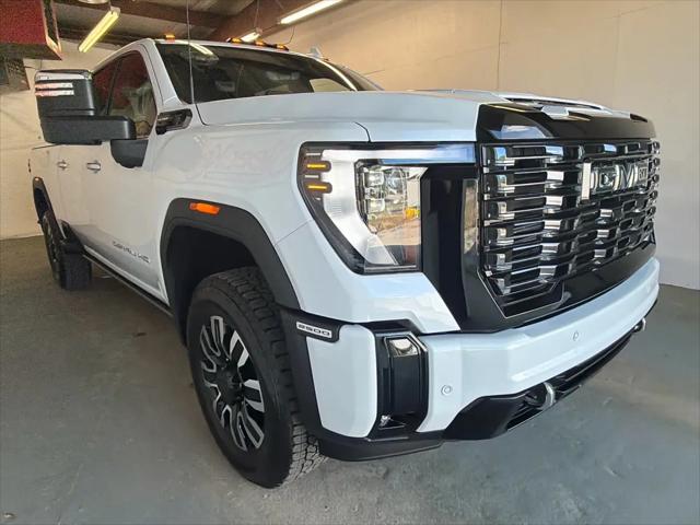 2026 GMC Sierra 2500HD Crew Cab, Standard Bed, Denali Ultimate, 4WD