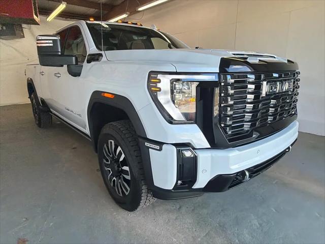 2026 GMC Sierra 2500HD Crew Cab, Standard Bed, Denali Ultimate, 4WD