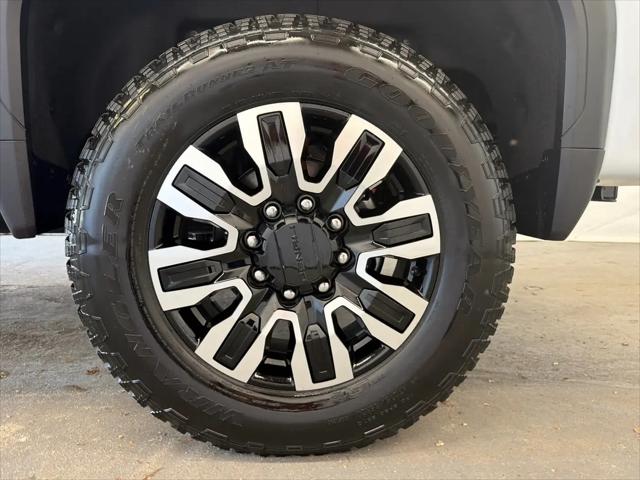 2026 GMC Sierra 2500HD Crew Cab, Standard Bed, Denali Ultimate, 4WD