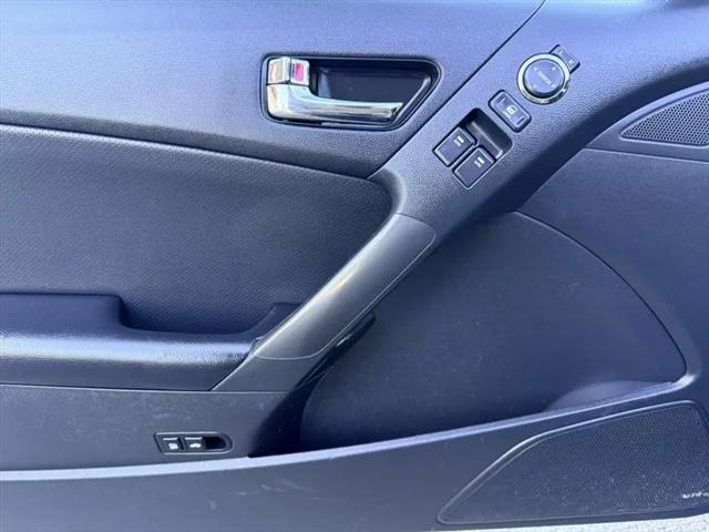 2012 Hyundai Genesis Coupe 2.0T Premium