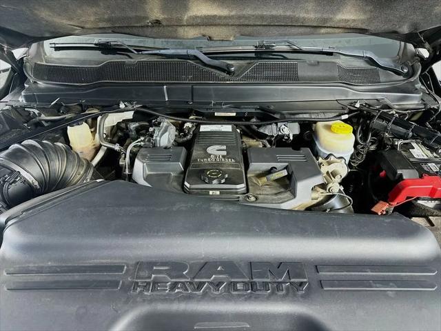 2020 Ram 3500 Laramie Crew Cab 4x4 8' Box