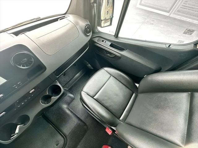 2019 Freightliner Sprinter Standard Roof V6