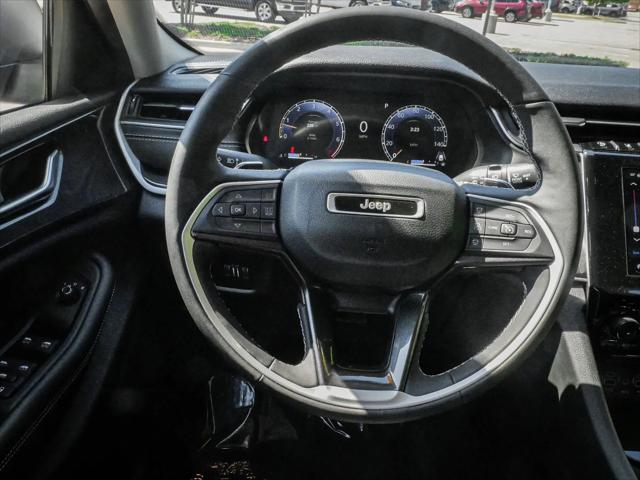 2023 Jeep Grand Cherokee L Laredo 4x4