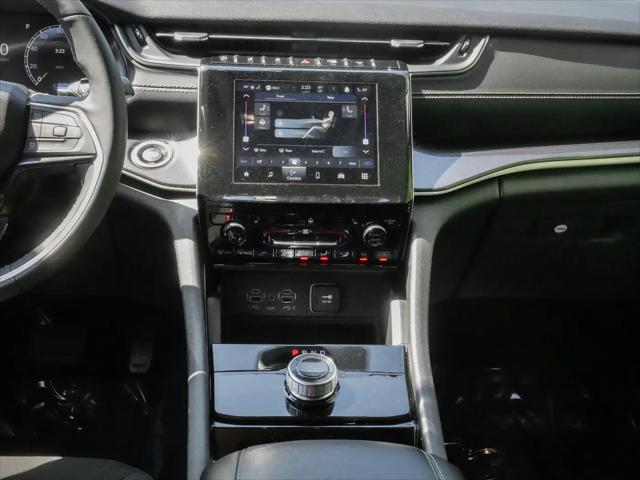 2023 Jeep Grand Cherokee L Laredo 4x4