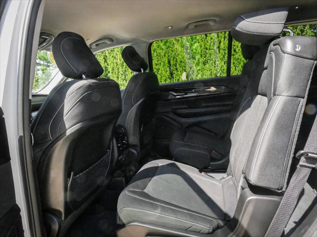 2023 Jeep Grand Cherokee L Laredo 4x4