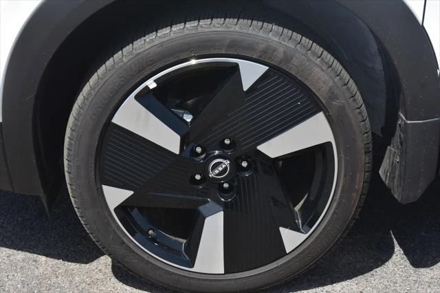 2025 Nissan Kicks SR FWD