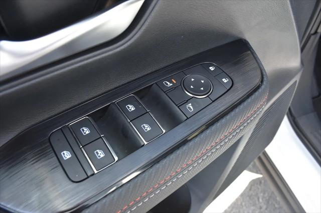 2025 Nissan Kicks SR FWD