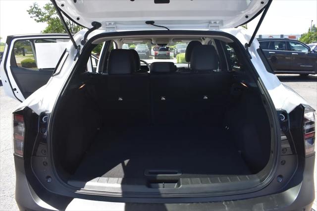 2025 Nissan Kicks SR FWD