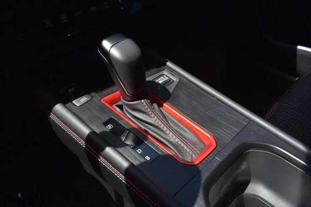 2025 Nissan Kicks SR FWD