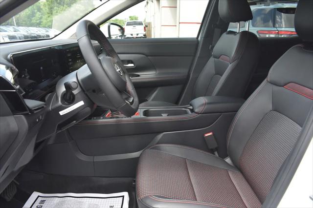 2025 Nissan Kicks SR FWD