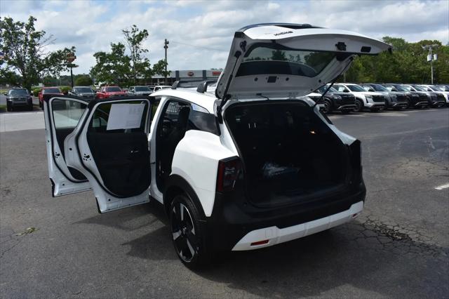 2025 Nissan Kicks SR FWD