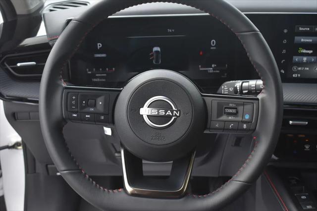 2025 Nissan Kicks SR FWD