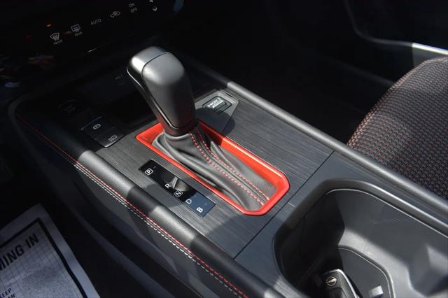 2025 Nissan Kicks SR FWD
