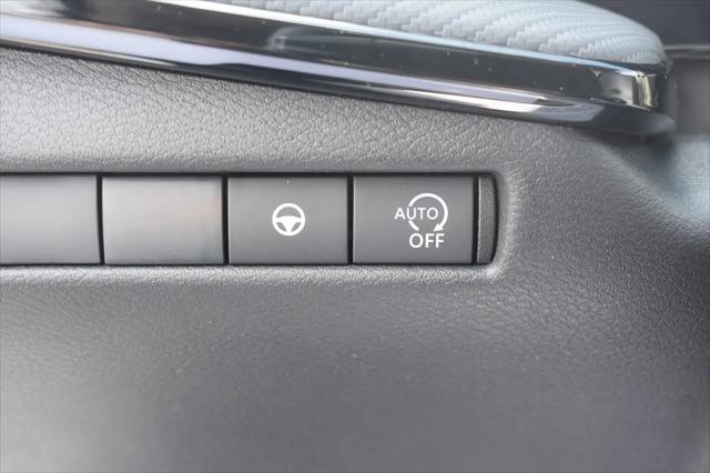 2025 Nissan Kicks SR FWD
