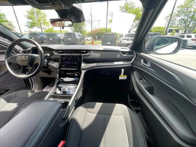 2025 Jeep Grand Cherokee L Laredo 4x4