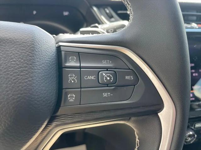2025 Jeep Grand Cherokee L Laredo 4x4