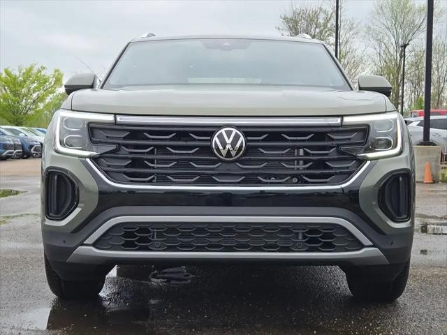 2026 Volkswagen Atlas Cross Sport SE with Technology
