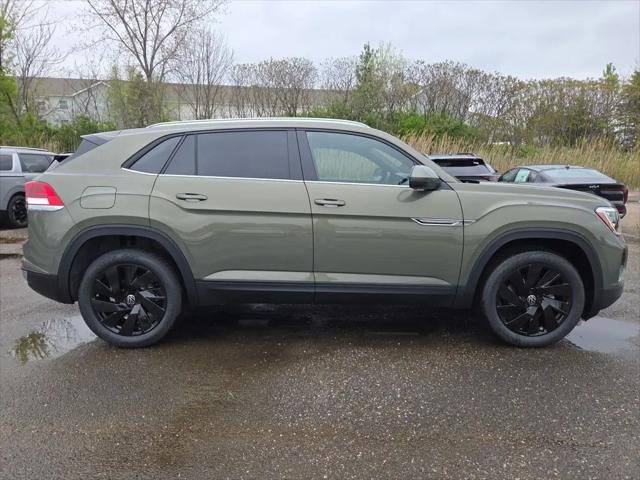 2026 Volkswagen Atlas Cross Sport SE with Technology