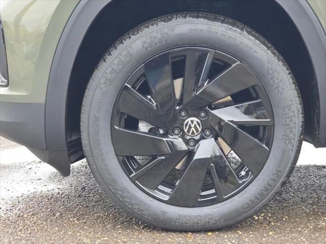 2026 Volkswagen Atlas Cross Sport SE with Technology