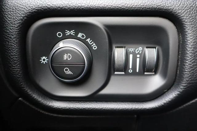 2019 Ram 1500 Big Horn/Lone Star Crew Cab 4x4 64 Box