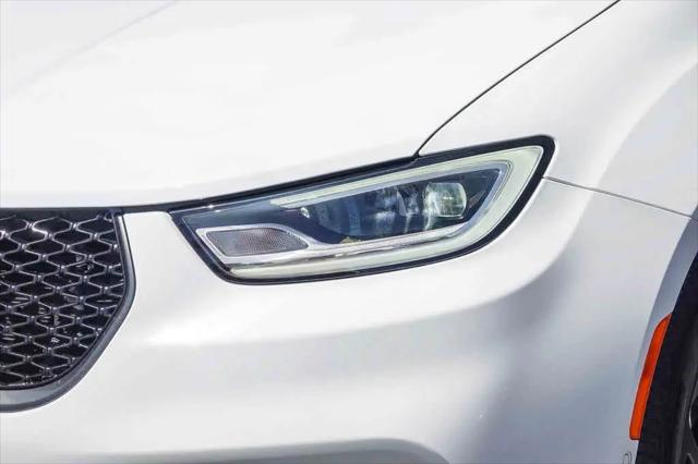 2022 Chrysler Pacifica Hybrid Touring L