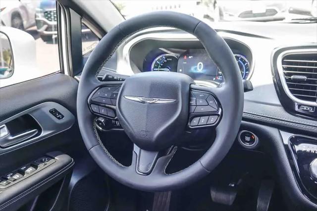 2022 Chrysler Pacifica Hybrid Touring L