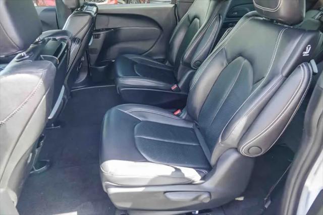 2022 Chrysler Pacifica Hybrid Touring L