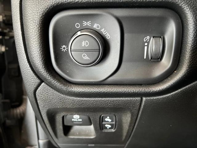 2022 Ram 1500 Big Horn Crew Cab 4x4 5'7" Box