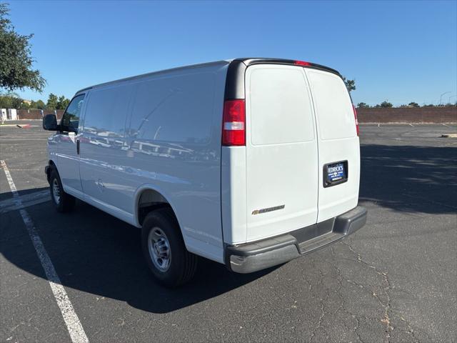 2026 Chevrolet Express Cargo Van 2500 Regular Wheelbase, WT, RWD