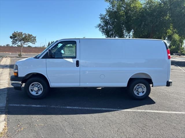 2026 Chevrolet Express Cargo Van 2500 Regular Wheelbase, WT, RWD