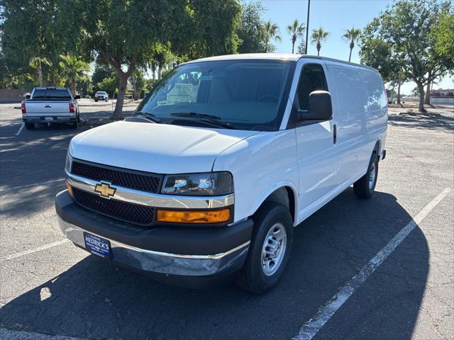 2026 Chevrolet Express Cargo Van 2500 Regular Wheelbase, WT, RWD