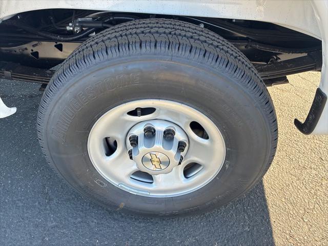 2026 Chevrolet Express Cargo Van 2500 Regular Wheelbase, WT, RWD