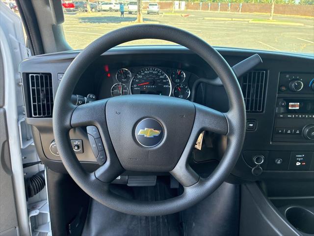 2026 Chevrolet Express Cargo Van 2500 Regular Wheelbase, WT, RWD