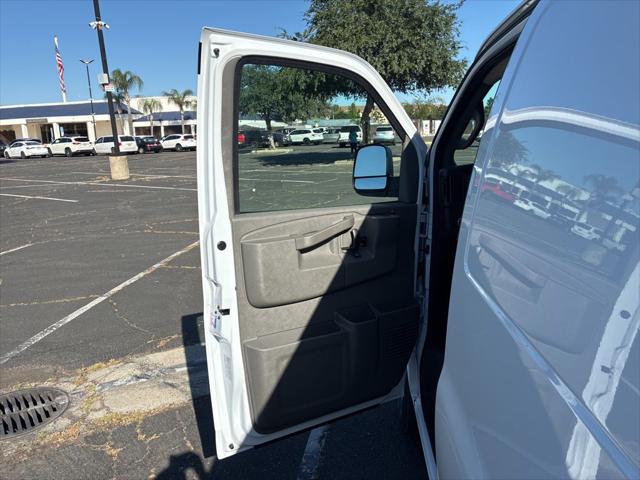 2026 Chevrolet Express Cargo Van 2500 Regular Wheelbase, WT, RWD