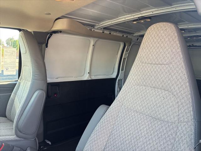 2026 Chevrolet Express Cargo Van 2500 Regular Wheelbase, WT, RWD