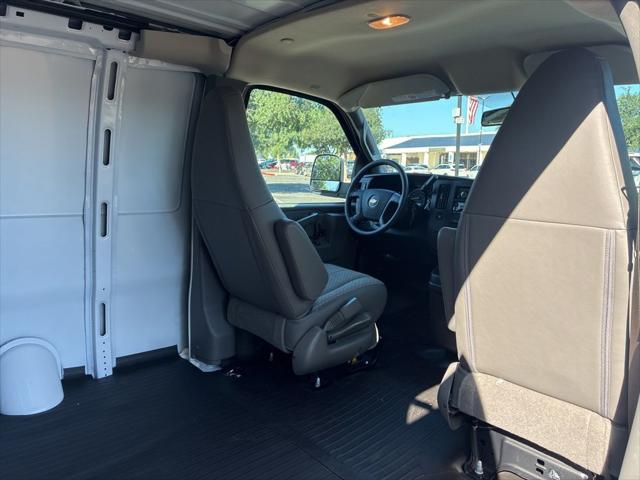 2026 Chevrolet Express Cargo Van 2500 Regular Wheelbase, WT, RWD