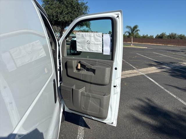 2026 Chevrolet Express Cargo Van 2500 Regular Wheelbase, WT, RWD