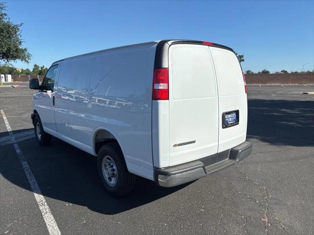 2026 Chevrolet Express Cargo Van 2500 Regular Wheelbase, WT, RWD