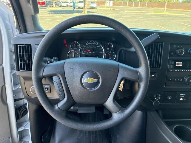 2026 Chevrolet Express Cargo Van 2500 Regular Wheelbase, WT, RWD