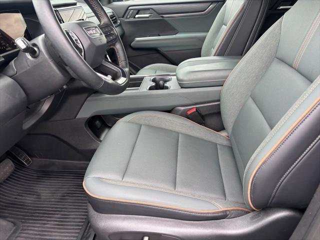2025 GMC Acadia AWD AT4