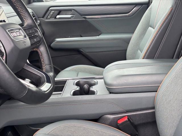 2025 GMC Acadia AWD AT4