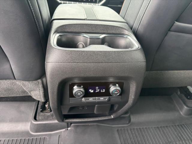 2025 GMC Acadia AWD AT4