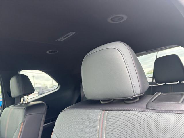 2025 GMC Acadia AWD AT4