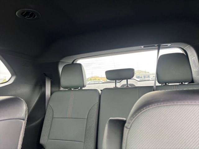 2025 GMC Acadia AWD AT4